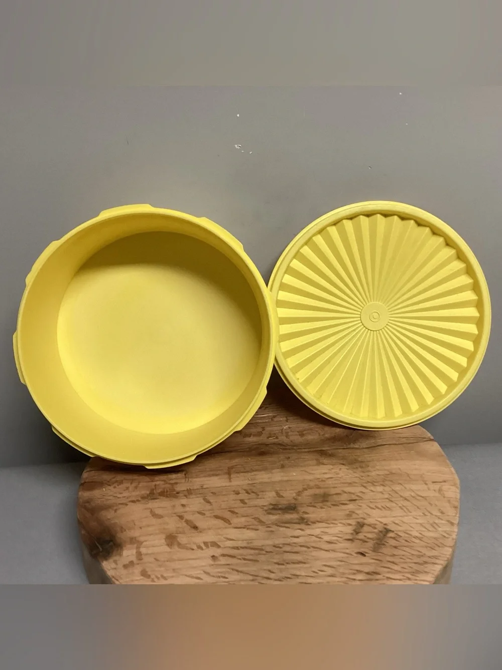 🟡 Vintage - Tupperware - By one get one FREE - Collectible - Unique - Yellow